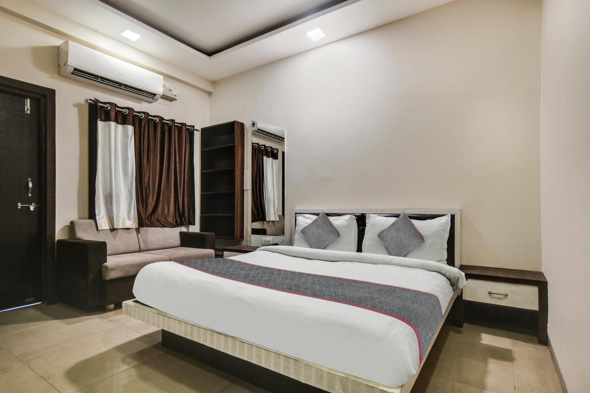 Townhouse Prime Stay Indore Buitenkant foto
