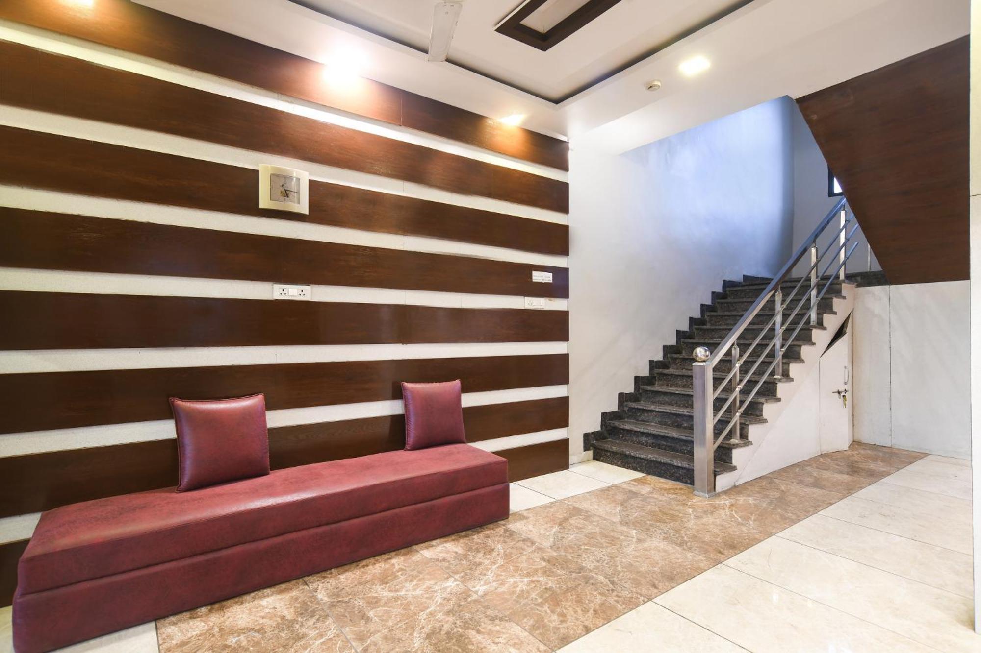 Townhouse Prime Stay Indore Buitenkant foto