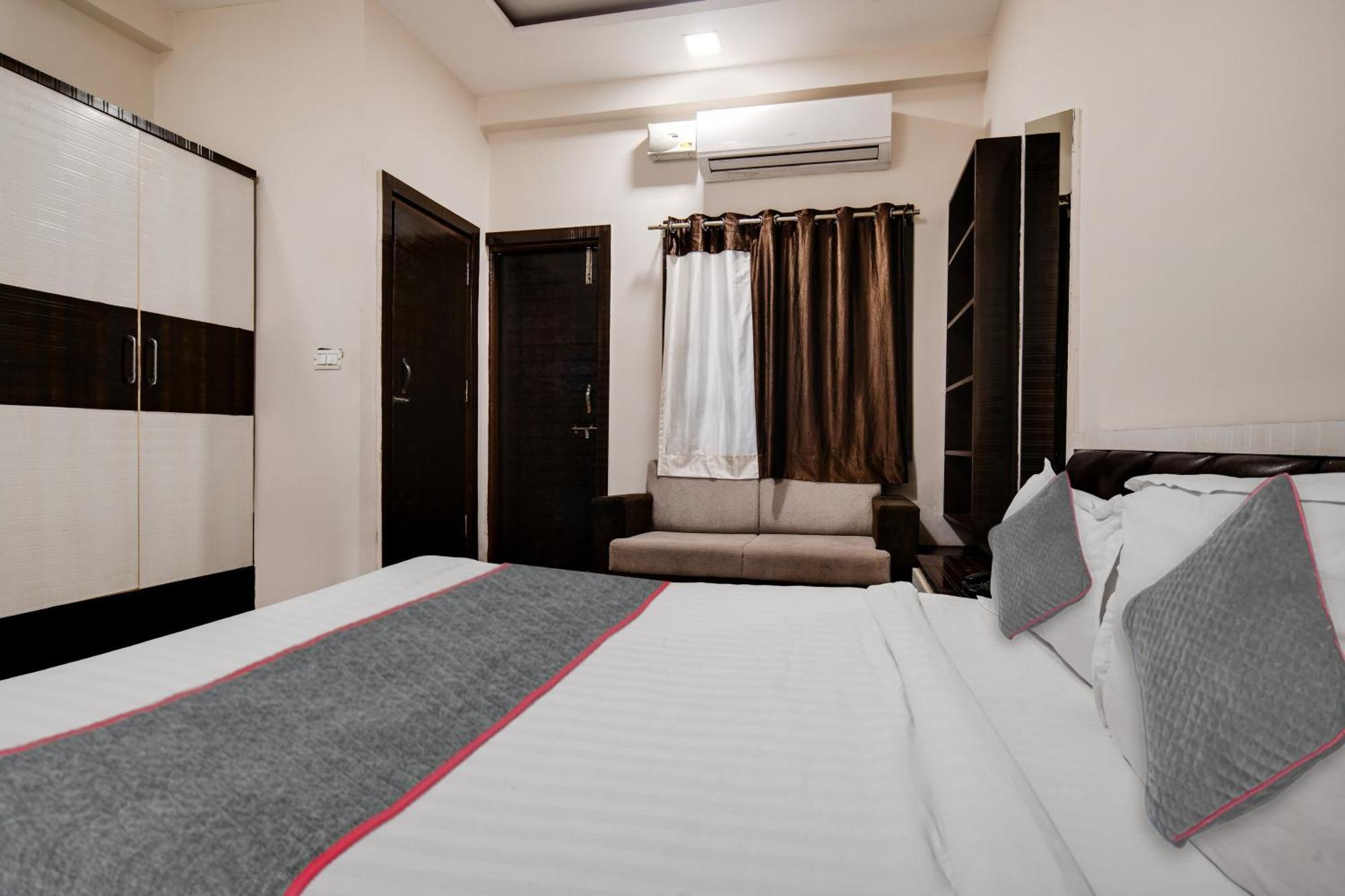 Townhouse Prime Stay Indore Buitenkant foto
